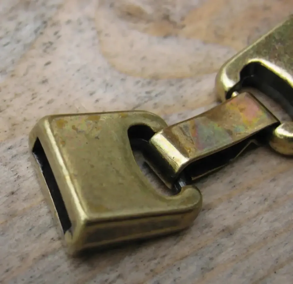 Lås bronsfärgat - Haklås för platta breda band 10x2,5mm, 1 place