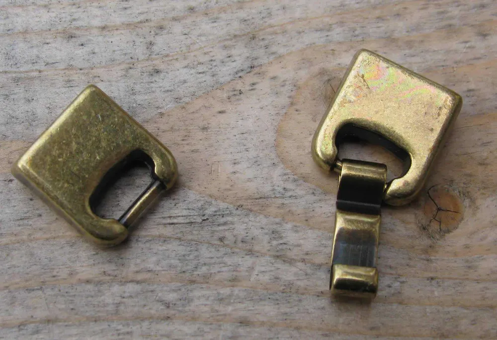 Lås bronsfärgat - Haklås för platta breda band 10x2,5mm, 1 place