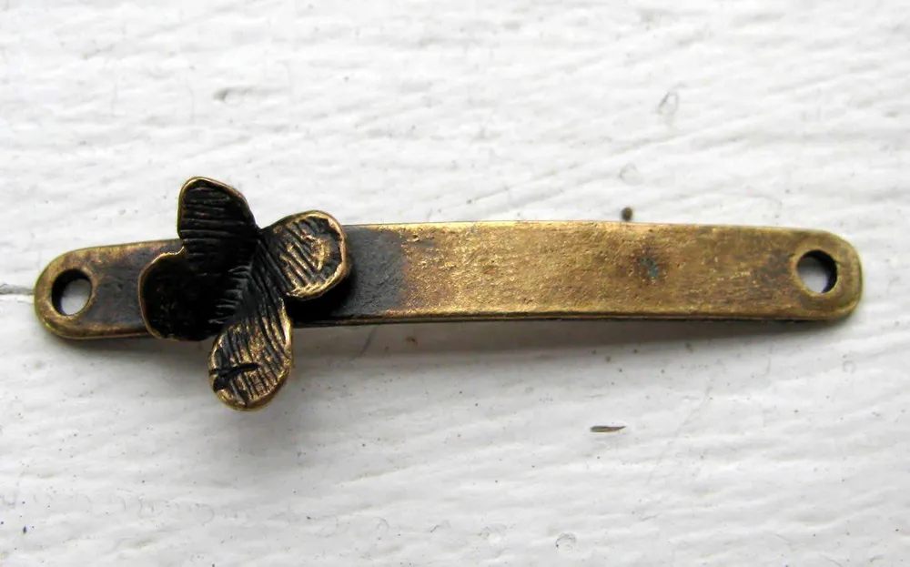 Connector Bronsfärgad - Rektangel med Utsåtande Fjäril 38x5mm 1 styck