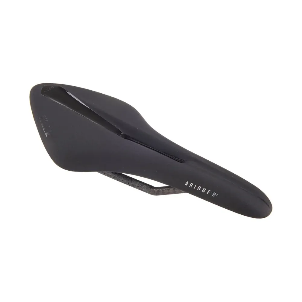 FIZIK ARIONE R1 OPEN REGULAR Sadel Kolfiberskenor Svart