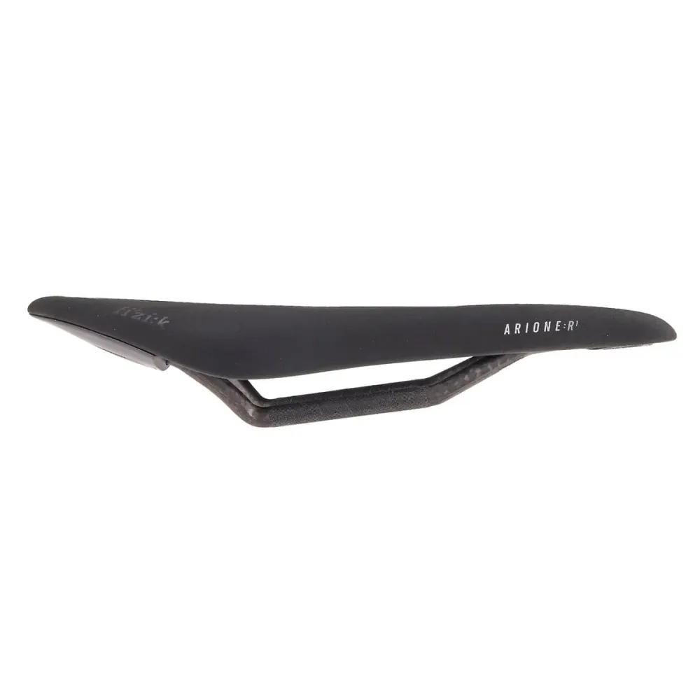 FIZIK ARIONE R1 OPEN REGULAR Sadel Kolfiberskenor Svart