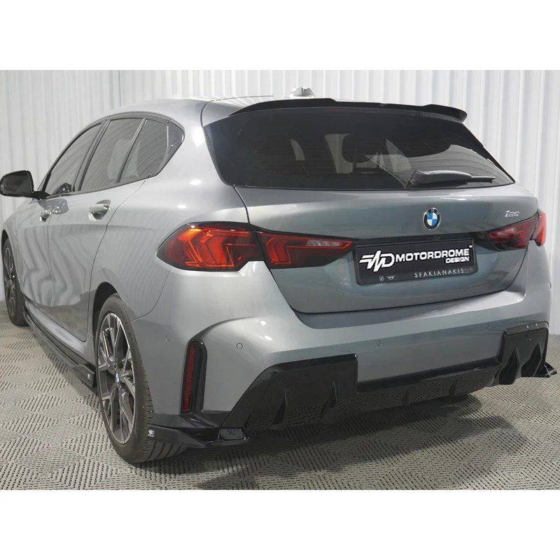 Motordrome, Side Skirts V.2, Passer til BMW 1-Series (F70) M-Sport/M135 2024- - Glossy Black