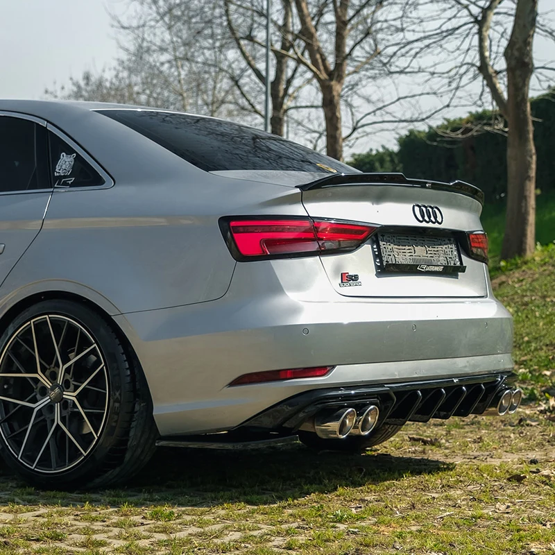 OneWay, Bagkofanger splittere, Højglans sort, Passer til Audi A3 (8V) Sedan Facelift 2016-2020, 2-delt sæt