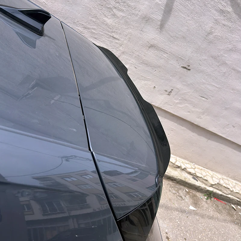 Oneway Roof Spoiler (Cap) suitable Volkswagen Golf VIII HB 3/5-doors 2020-2024 & FL 2024- excl. GTi/GTD/GTE/R/R-Line - Glo...