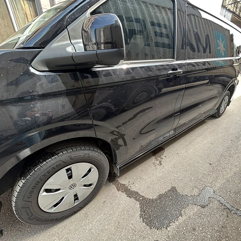 OneWay, Sideskørter, Glanssort, Passer til Volkswagen Transporter T7 & Ford Transit Custom - 4 dele