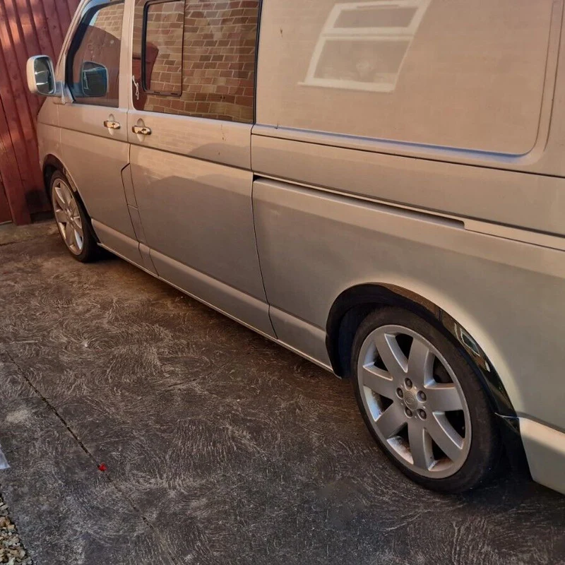 OneWay, Skærmkanter i glanssort, Passer til Volkswagen Transporter T5/T5.1 2003-2015, 10 dele