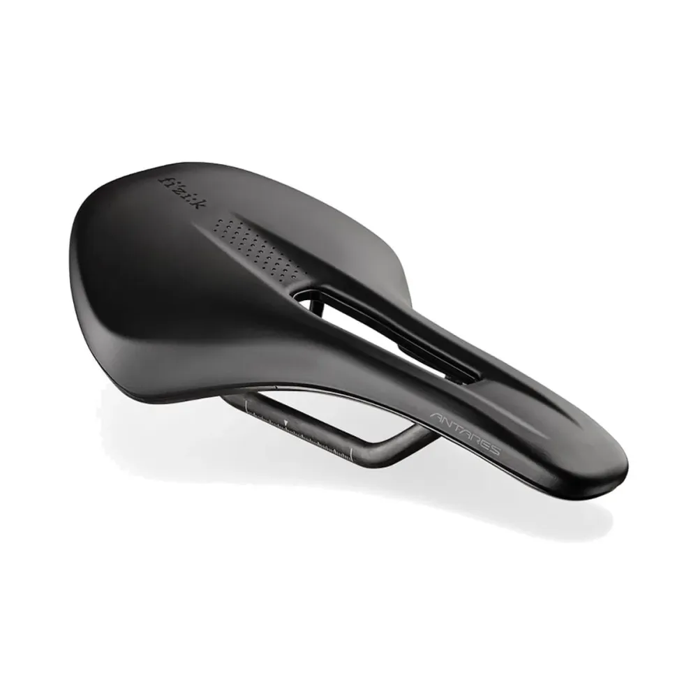 Sadel FIZIK VENTO ANTARES R1 150 mm kolfiberskena Svart