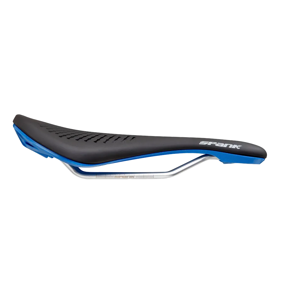 SPANK OOZY 220 144 mm sadel CrN/Ti skenor Blå