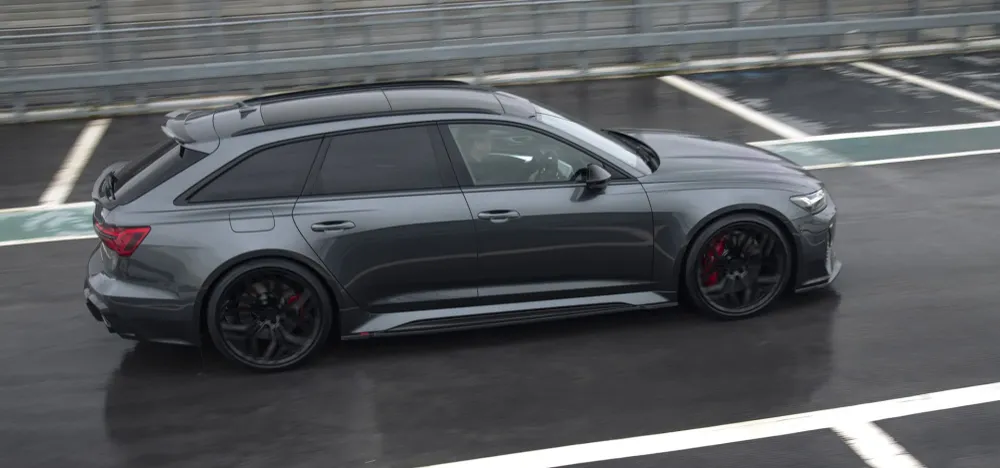 Urban Automotive kolfiberdiffusor sidokjol Audi RS6 C8