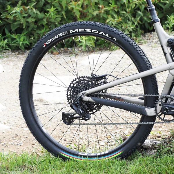 VITTORIA MEZCAL XC 29X2.35 "UCI Rainbow Edition" Tubeless Ready Soft Black däck