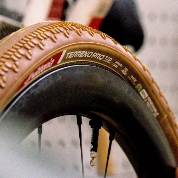 VITTORIA TERRENO PRO T10 Hardpack Gravel Race 700x45c Tubeless Ready Soft Brown däck