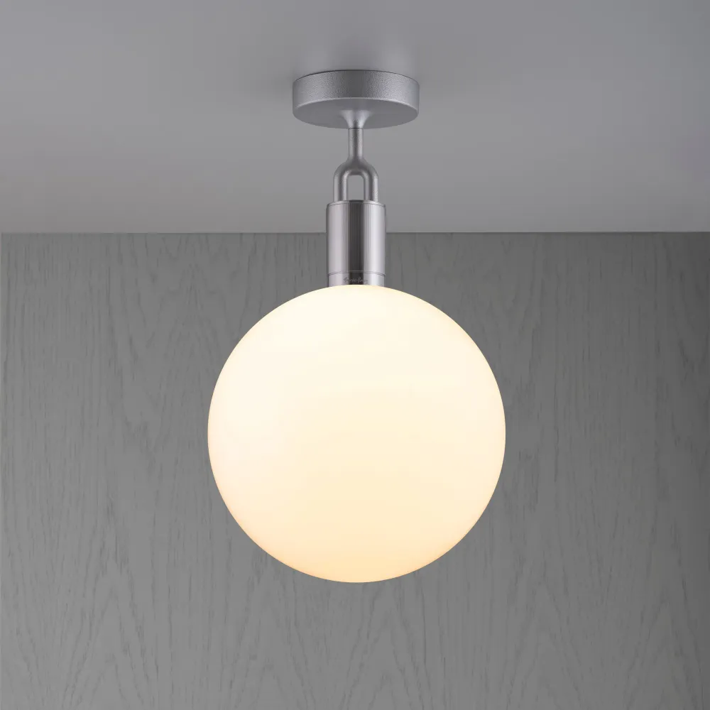 Forked Ceiling Globe Large taklampa, opalglas och stål • Buster + Punch