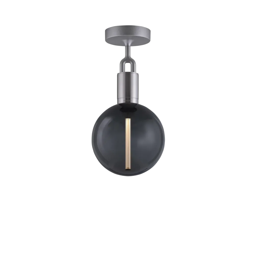 Forked Ceiling Globe Medium taklampa, rökfärgat glas och stål • Buster + Punch