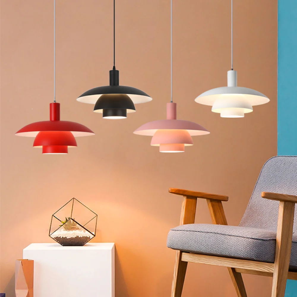 Skandinavisk Metall Hänglampa i Up-to-date Design - Färgglad Pendellampa Svart