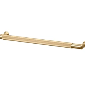 Linear handtag i massiv warm alloy med linjerat mönster • Buster + Punch 125
