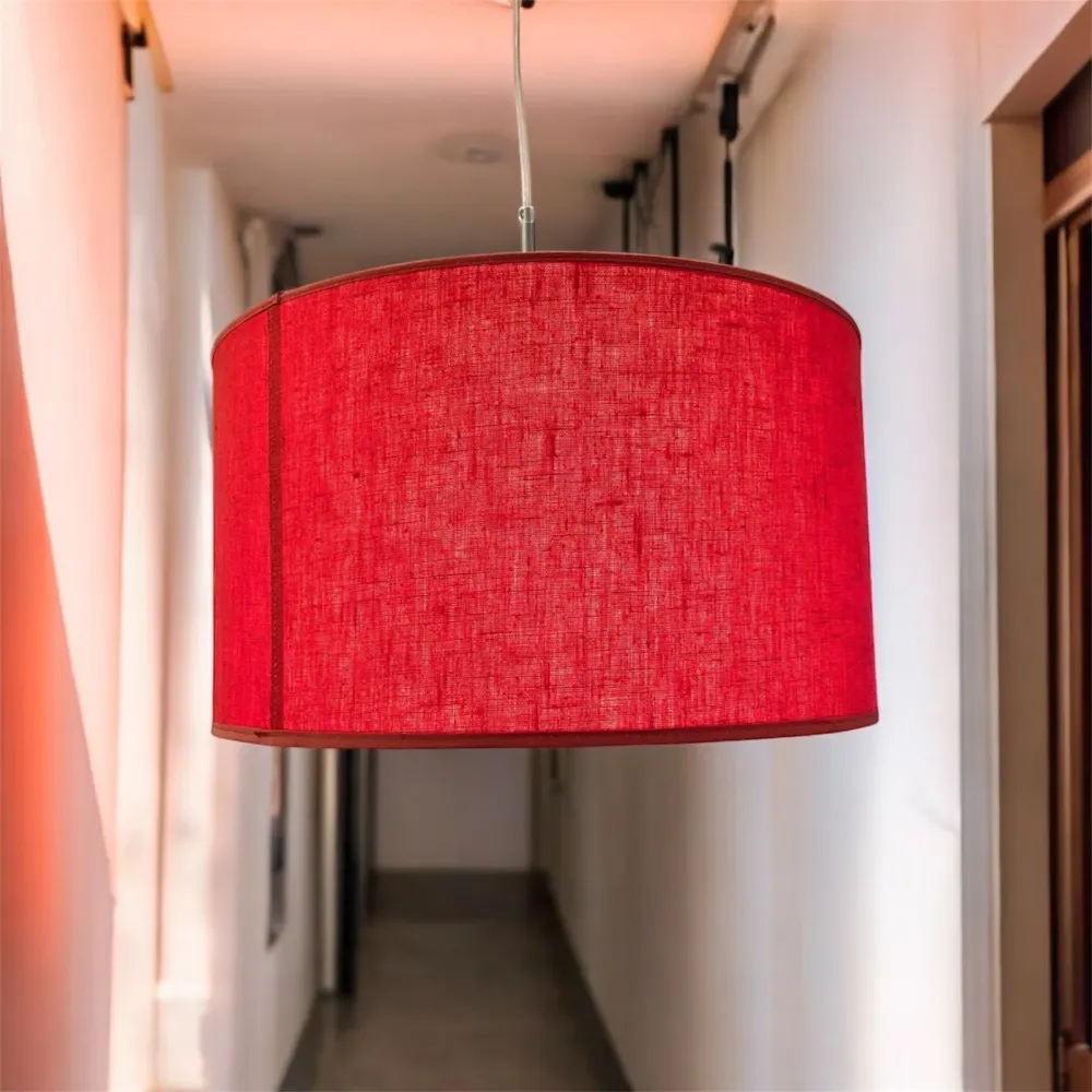 Cylindrisk lampskärm på taklampa
