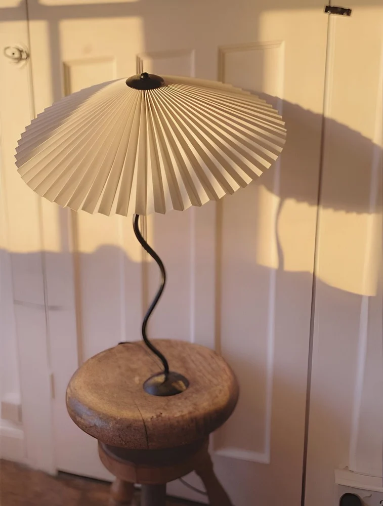 Ori Squiggle Lampa - Fälld Bordslampa - Origami LED Bordslampa