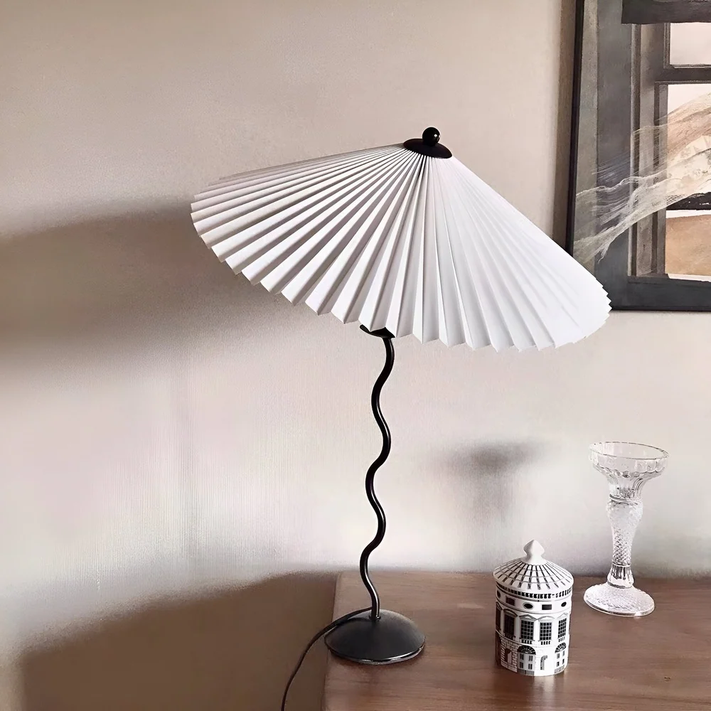 Ori Squiggle Lampa - Fälld Bordslampa - Origami LED Bordslampa