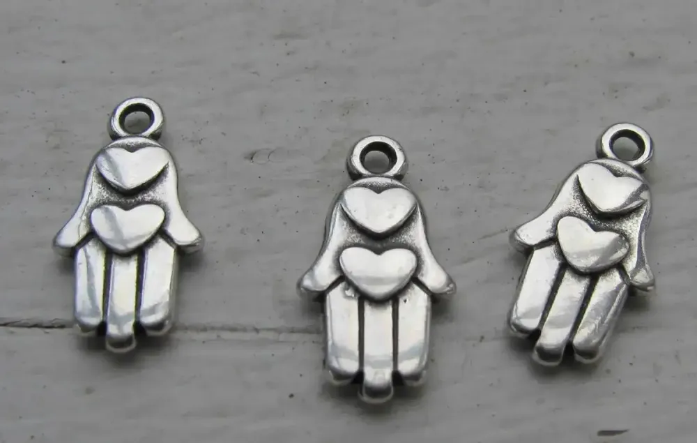 Berlock Silverfärgad - Hamsa med Hjärta set om tre