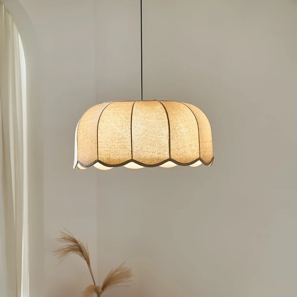 Buff Pendellampa i Tyg – Handgjord, Justerbar, Vågig Design, 45–60 cm