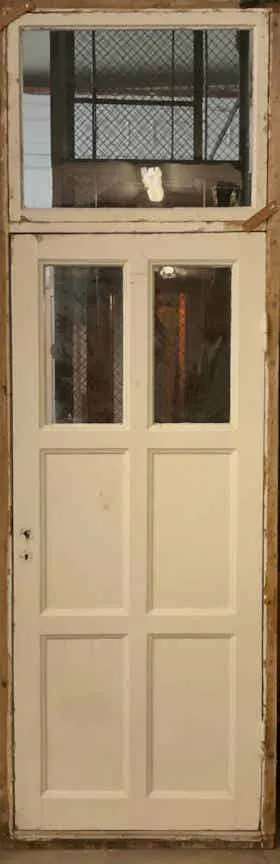 301. Dörr med glas och överljus