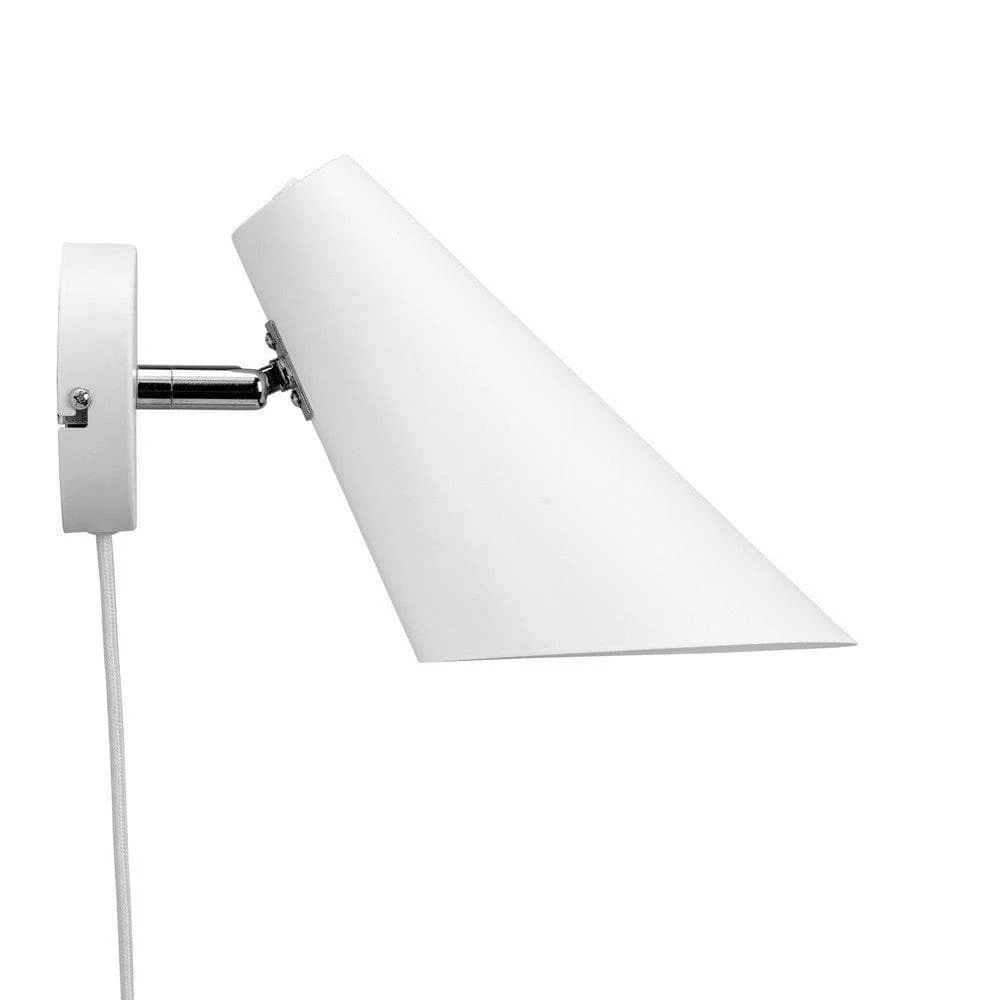 Dyberg Larsen Vägglampa Cale Made USA Svart