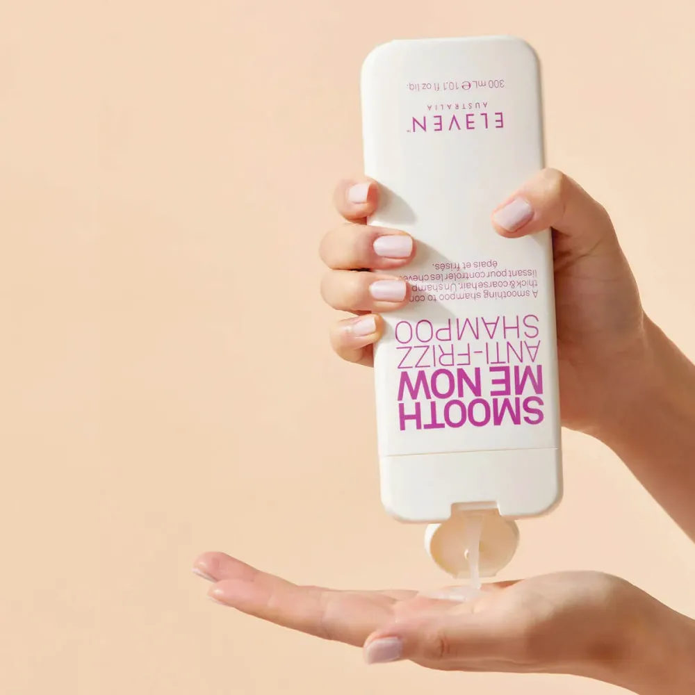 Ergonomisk design Glossy Me Now Anti-Frizz Shampoo