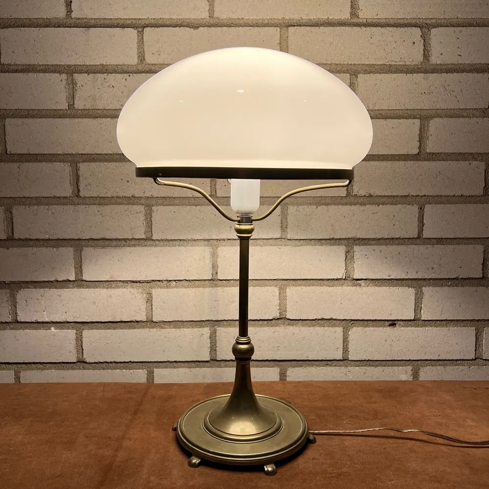 Lasernivå Strindbergs Table lamp brass