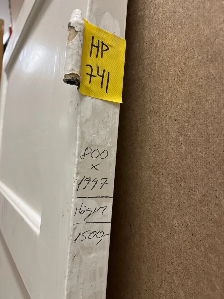 Hög Precision 744. Spegeldörr