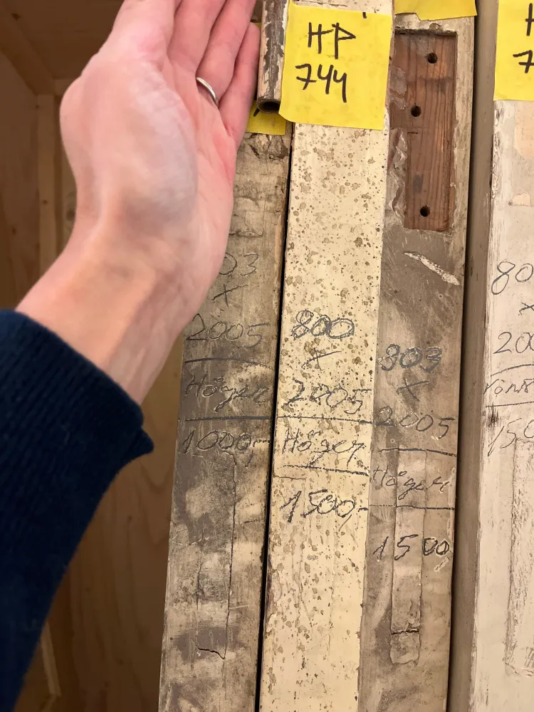 Hög Precision 744. Spegeldörr