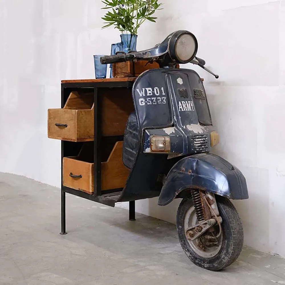 Hög Precision Tufft bord med upcyclad moped