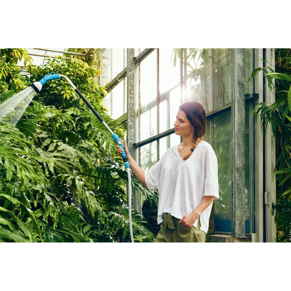 Safety Rated Cellfast Ergo Adjustable 4-Function Water Lance delivers versatile and ergonomic watering four functions.