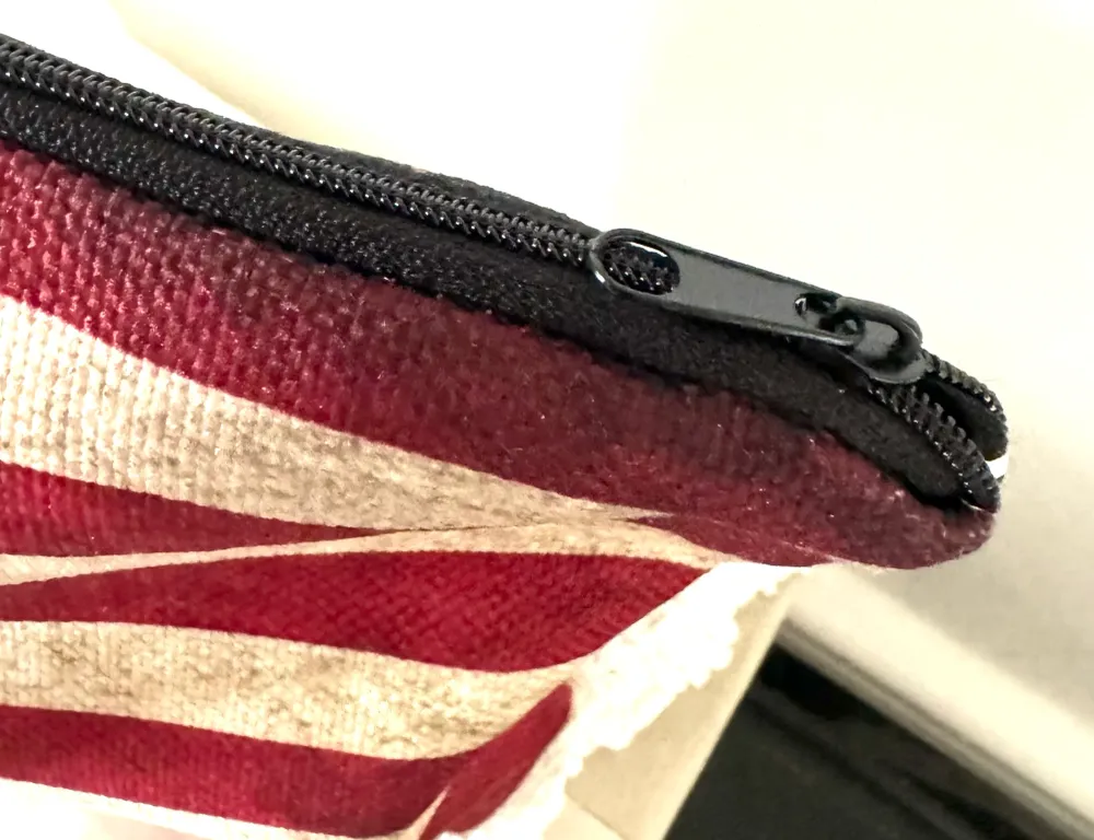 Sminkväska/ Necessär American Quick-Release